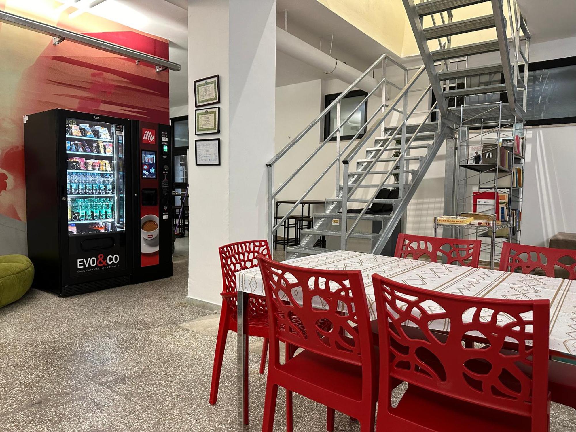 Cconforthotels Host Bari Centrale Екстер'єр фото