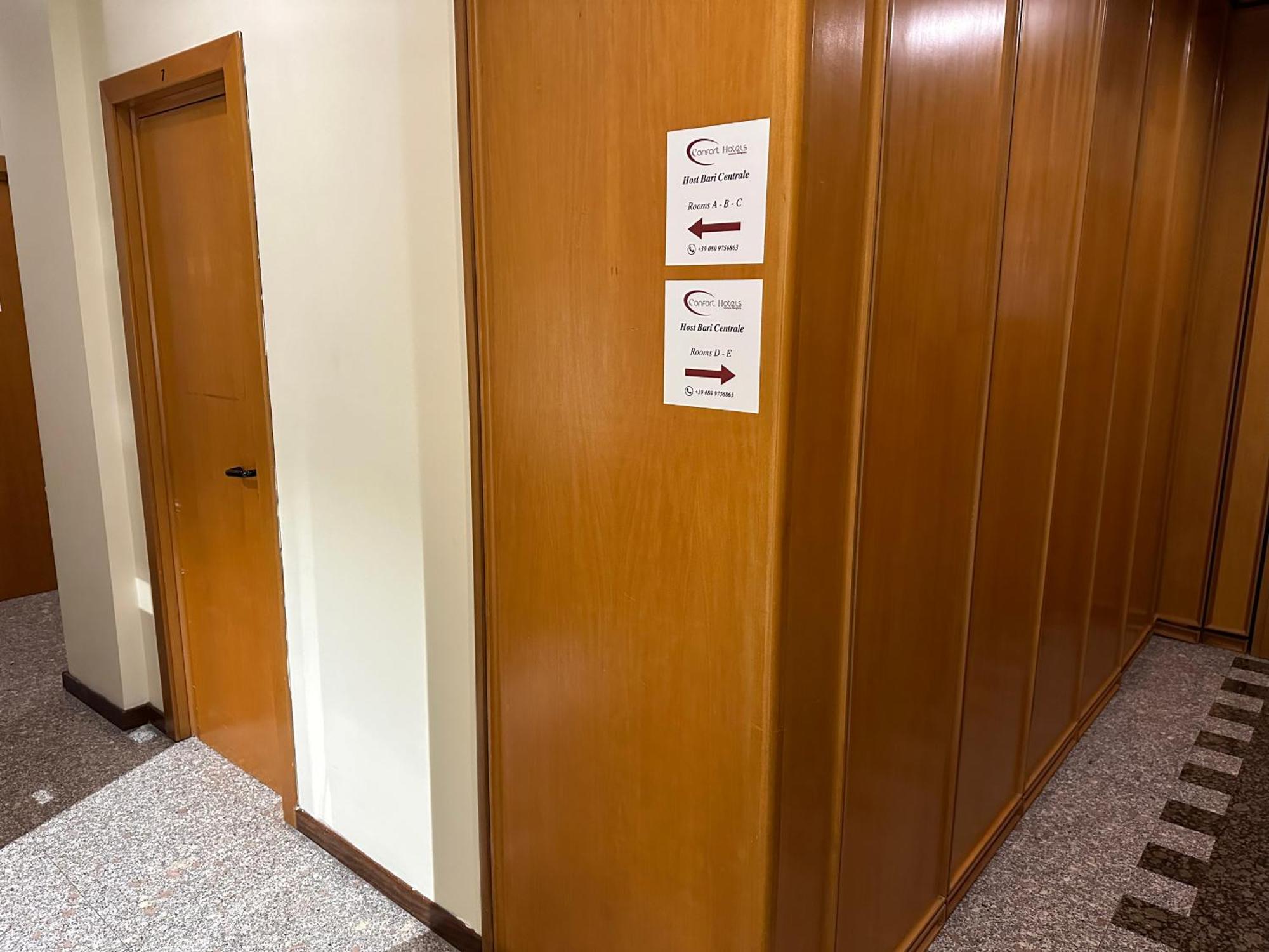 Cconforthotels Host Bari Centrale Екстер'єр фото